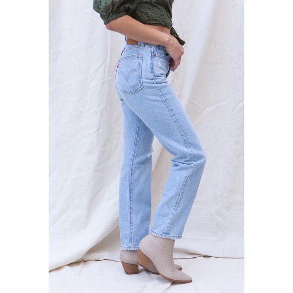 Levi’s Premium Wedgie Straight Fit Women’s Jeans - Picture 3 of 9